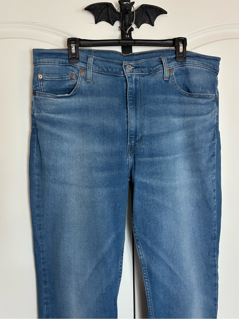 Classic Levi Straight Fit Men's Jeans - Blue Size W40 L32 - Picture 3 of 12